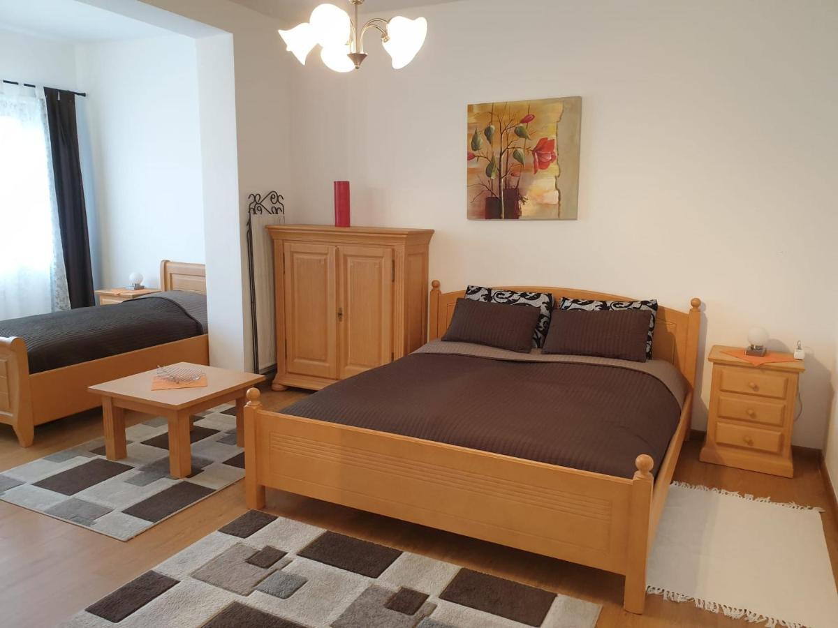 Ferienwohnung In Lobau Вена Экстерьер фото