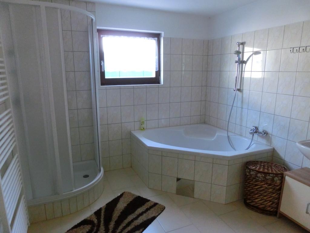 Ferienwohnung In Lobau Вена Экстерьер фото