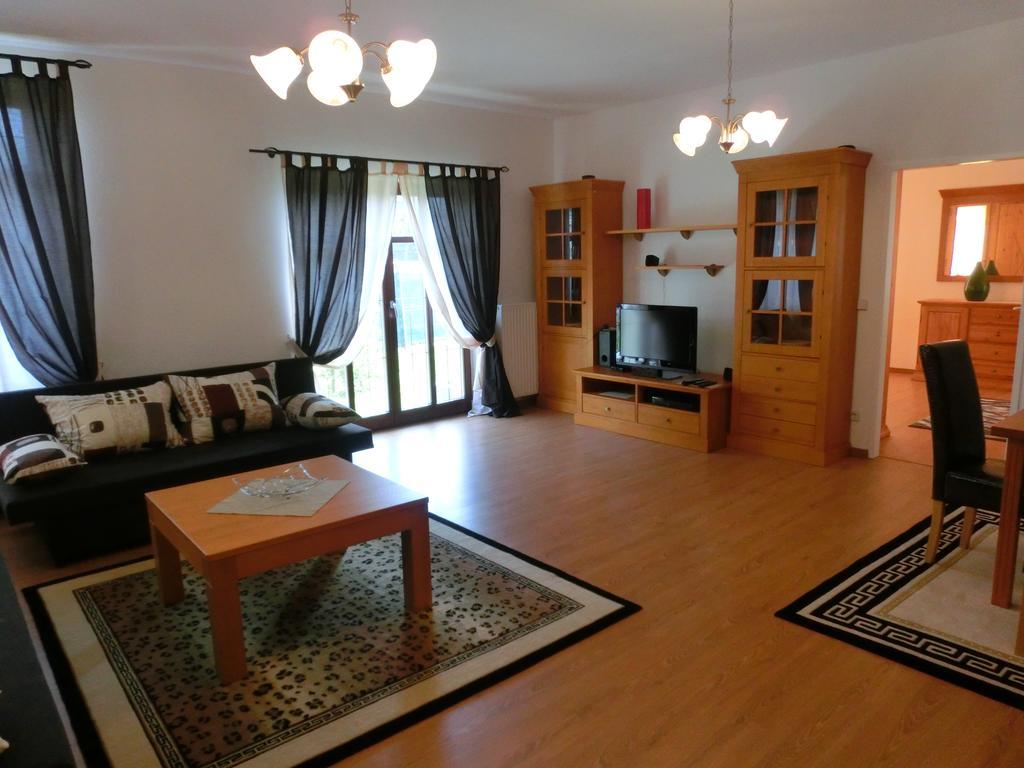 Ferienwohnung In Lobau Вена Экстерьер фото